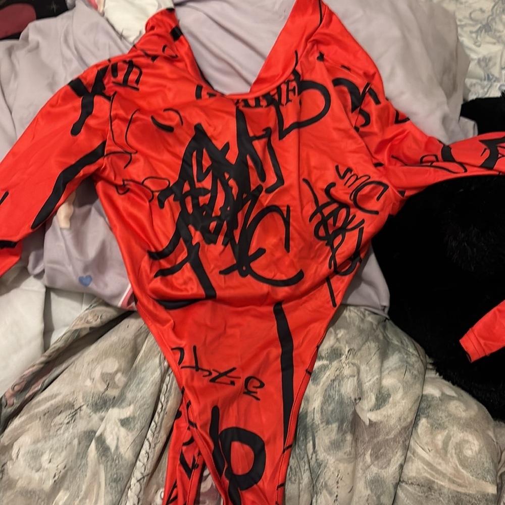 Two piece - Picture 3 of 6